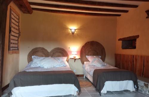 Blot-lʼEglise Bed & Breakfast | Domaine des Maillets