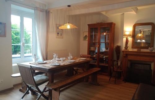 Dragey-Ronthon House | DOMAINE DES TISSEYS vue sur le Mont St Michel