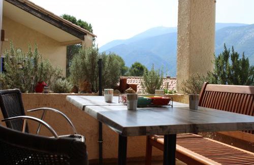 Mollans-sur-Ouveze Apartment | Domaine du Pas du Ventoux Hameau de la Garrigue