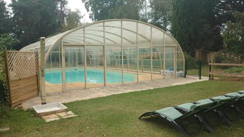 Duravel House | Domaine La Buissière Duravel "Le Gîte" avec piscine couverte privative