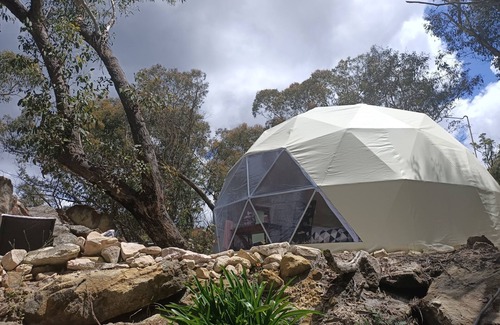 Mount Victoria Apartment | Dome Solar Studio Escape Set in native forest high in the Blue Mountains. Enjoy