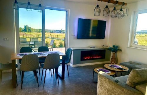 Checiny Cabin | Domek pod lasem