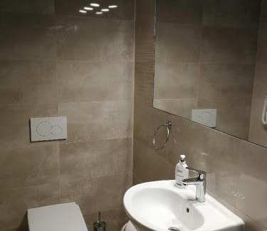 Oliwa Apartment | Domek przy lesie