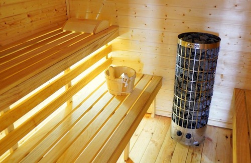 Lniano Villa | DOMEK Z SAUNĄ i JACUZZI NAD JEZIOREM BORY TUCHOLSKIE