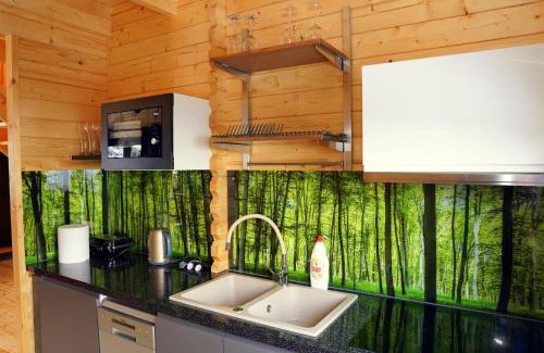 Lniano Villa | DOMEK Z SAUNĄ i JACUZZI NAD JEZIOREM BORY TUCHOLSKIE