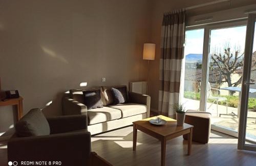 Perignat-les-Sarlieve Apartment | Domitys - Le Manoir