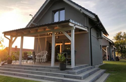 Zotow House | domki pod Jesionem Sławianowo nad jeziorem