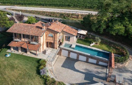 Verduno Apartment | Domus in Cauda - Pool Langhe View - Free Parking & Wi-Fi