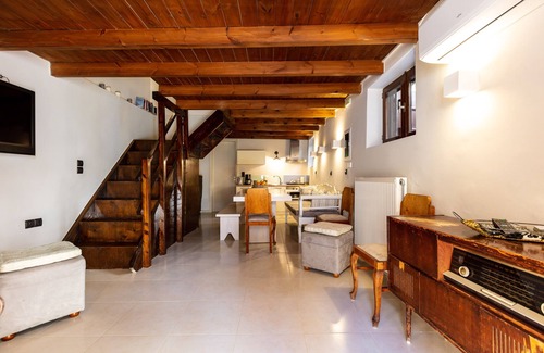Spilion Apartment | Domus Polymnia-Beautiful Stone Built, 2 bedroom apt With Stunning Mountain Views
