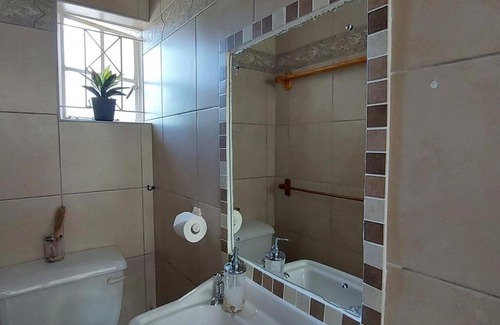 Beacon Bay House | Donkin Parkview 3 bedroom townhouse