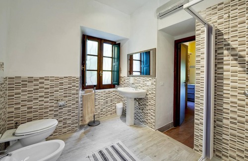 Mitogio House | Donna Lucia 1890 Countryhouse 1 with Sea View, Balcony, Shared Pool & Wi-Fi