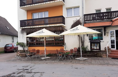 Bullau Cottage | Doppelzimmer 6 - Gasthaus Pension Schumbert