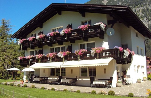 Pertisau Apartment | Doppelzimmer Comfort - Pension Bergheim