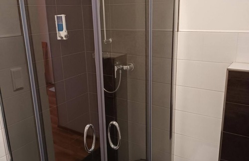 Stadl-Predlitz House | Doppelzimmer, Dusche, WC, 1 Schlafraum - Gasthof zum Postwirt