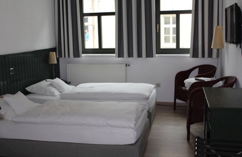 Bad Neustadt an der Saale Apartment | Doppelzimmer mit Boxspringbett