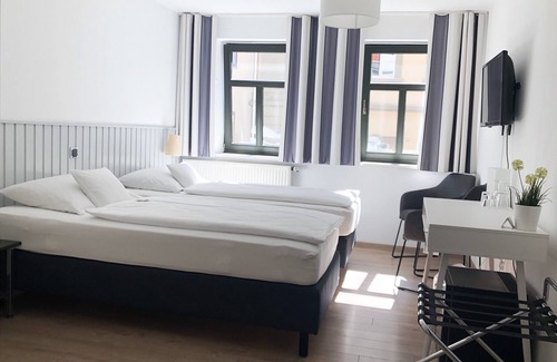 Bad Neustadt an der Saale Apartment | Doppelzimmer mit Boxspringbett