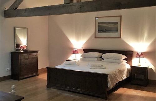 Saint-Leon-sur-l'Isle Other | Dordogne Farmhouse with Large Private Pool