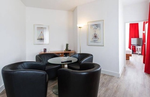 Dresden House | DORMERO room, shower, toilet - DORMERO Hotel Dresden Airport