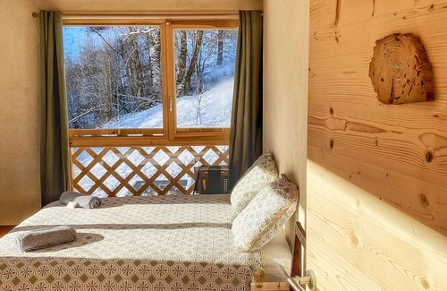 Entremont House | Double bed and breakfast with garden and mountain