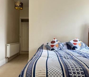 Cork House | Double Bedroom with private bathroom close to Cork city