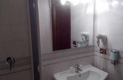 Ospedaletto D'Alpinolo Hotel | DOUBLE ROOM - ROYAL HOTEL