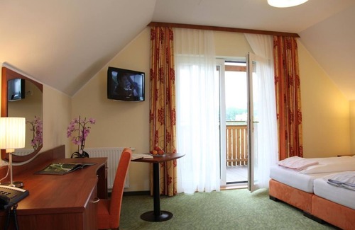 Anger House | Double room A | balcony (1-2 nights) - Hotel Angerer-Hof