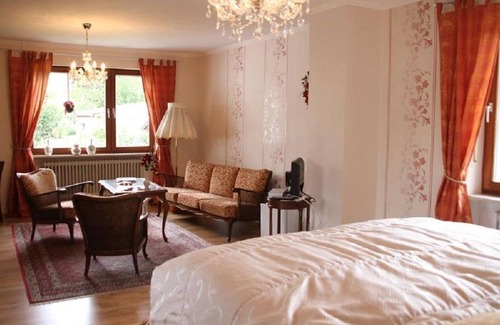 Leiwen Bed & Breakfast | Double room "Antique" - Guesthouse Jostock-Hermes