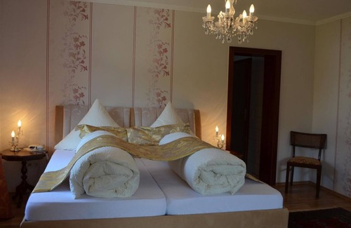Leiwen Bed & Breakfast | Double room "Antique" - Guesthouse Jostock-Hermes
