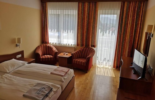 Anger House | Double room B without balcony (1-2 nights) - Hotel Angerer-Hof