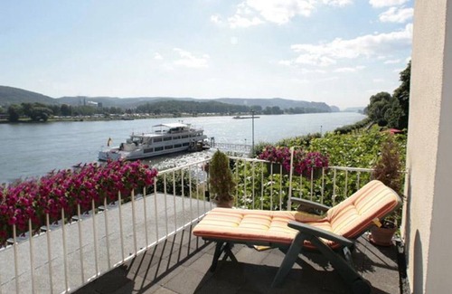 Bad Breisig House | Double room bath or shower/WC - Hotel Rhein-Residenz