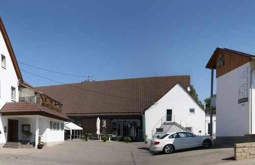 Asch Apartment | Double Room for 2 Guests with 21m² in Blaubeuren (73363)