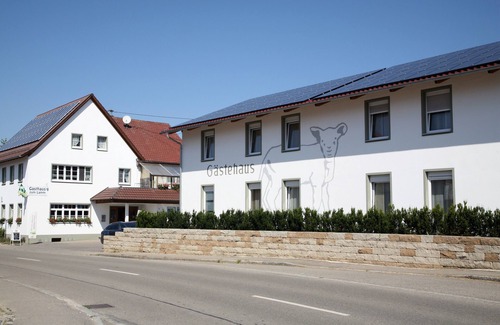 Asch Apartment | Double Room for 2 Guests with 21m² in Blaubeuren (73363)