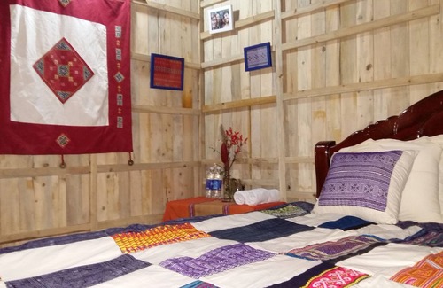 Hau Thao House | Double room in Miku house