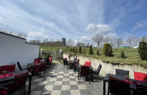 Meuspath House | Double room, shower or bath, WC - Land-gut-Hotel am Ring