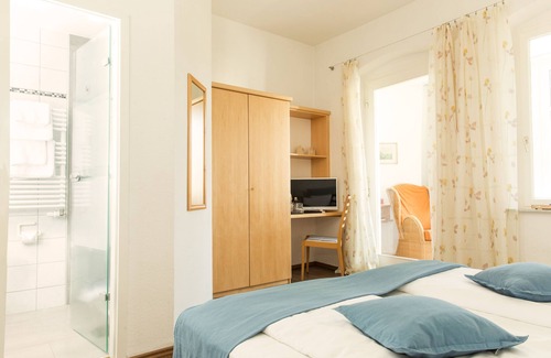 Bad Steben Hotel | Double room-Standard-Ensuite with Shower