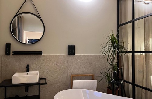 Villers-Cotterets Apartment | Double room with bathroom