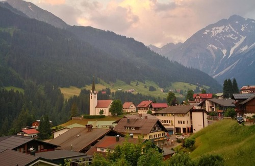 Hirschegg House | Double room with bath, WC "43 46 48 49" - Herzen`s Landhaus
