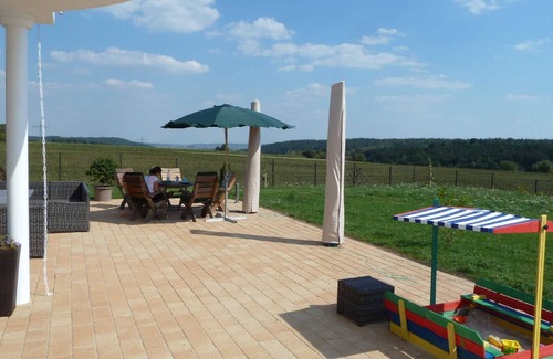 Windelsbach Apartment | Double Room with Garden View - Villa Tuscany Rothenburg