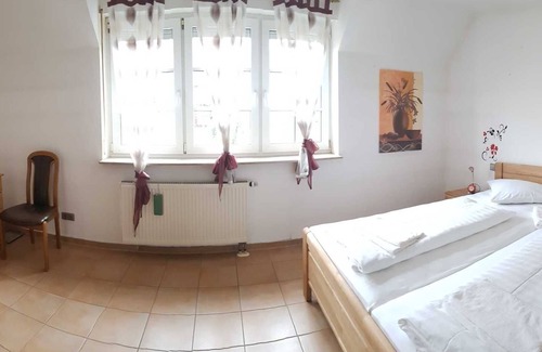 Bad Rappenau Cottage | Double room with shower/WC - new building - Adler guest room Hotel Biergarten
