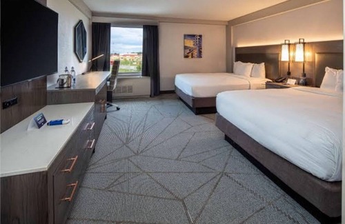 Moon Township House | DoubleTree by Hilton