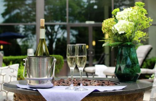 Milford Hotel | DoubleTree by Hilton Boston-Milford
