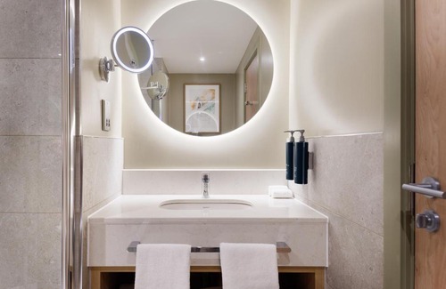 Bradley Stoke Hotel | DoubleTree by Hilton Bristol North
