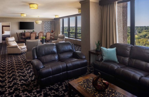 Cherry Hill Hotel | DoubleTree by Hilton Cherry Hill Philadelphia