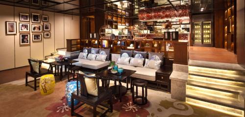 Yuexiu Hotel | DoubleTree by Hilton Guangzhou - Canton Fair Free Shuttle Bus & Exhibition Registration Service