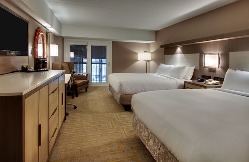 Mount Vernon Hotel | DoubleTree by Hilton Mt. Vernon