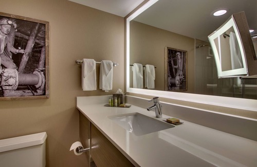 Mount Vernon Hotel | DoubleTree by Hilton Mt. Vernon