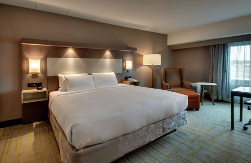 Mount Vernon Hotel | DoubleTree by Hilton Mt. Vernon