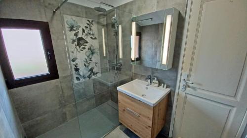 Porticcio Apartment | Douceur du soir - Duplex 45m2 - Terrasse - Jardinet - Wifi fibre - Plage à pied