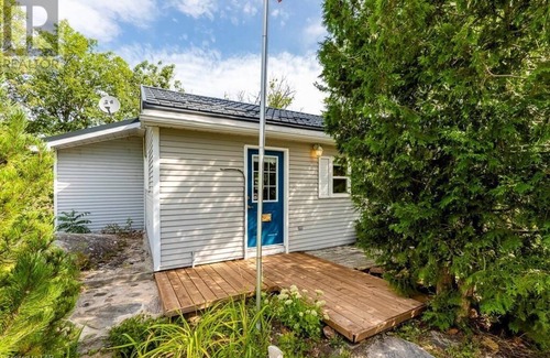 Georgian Bay House | Down by the Bay