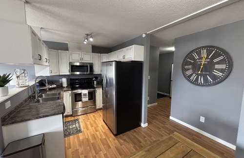 Fort McMurray Condo | Downtown 2b/2b Condo w/Balcony/Bbq/Laundry/View!
